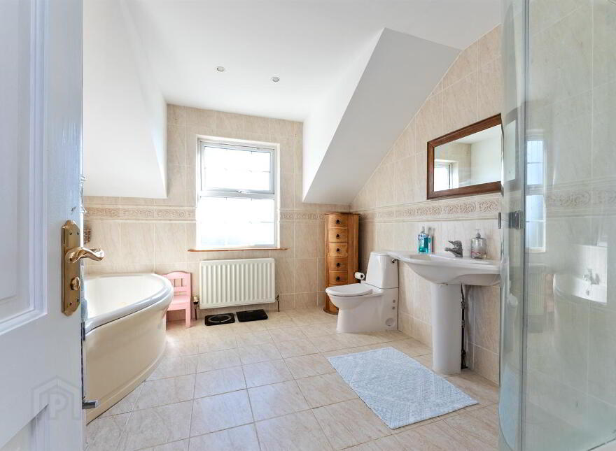 39 Cherryhill Road, Ballynahinch, BT24 8NW
