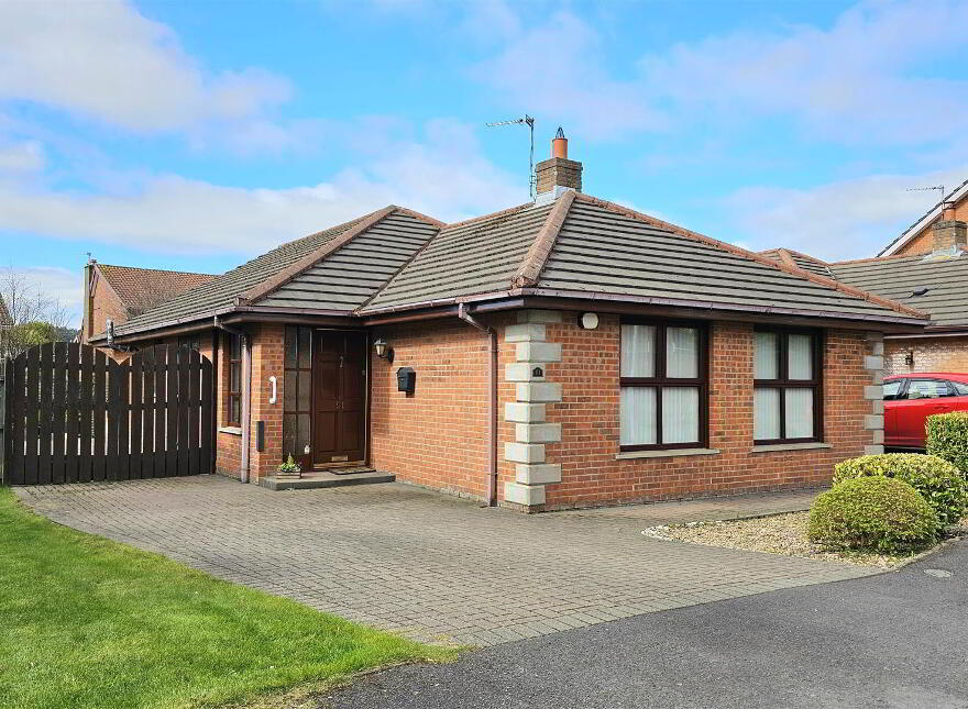 51 Hillview Road, Carrickfergus, BT38 8GY photo