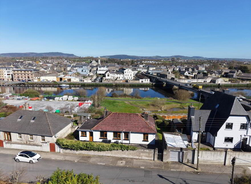 Lower Waterford Road, Carrickbeg, Carrick-On-Suir, E32RX44