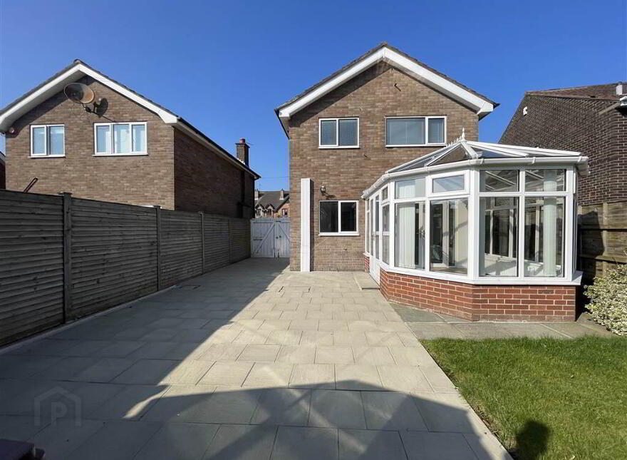 9a Woodland Park, Lisburn, BT28 1LD