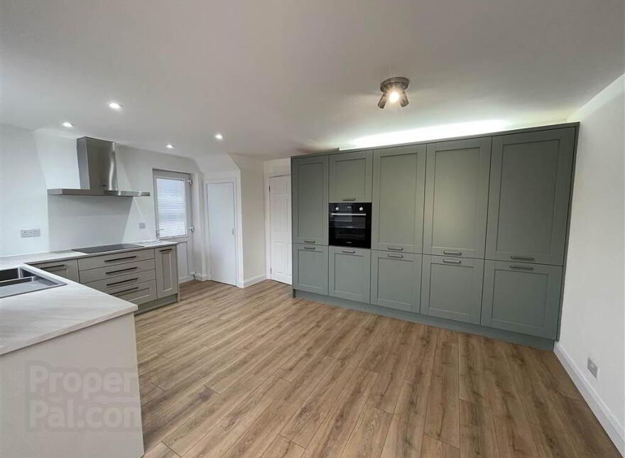 9a Woodland Park, Lisburn, BT28 1LD photo