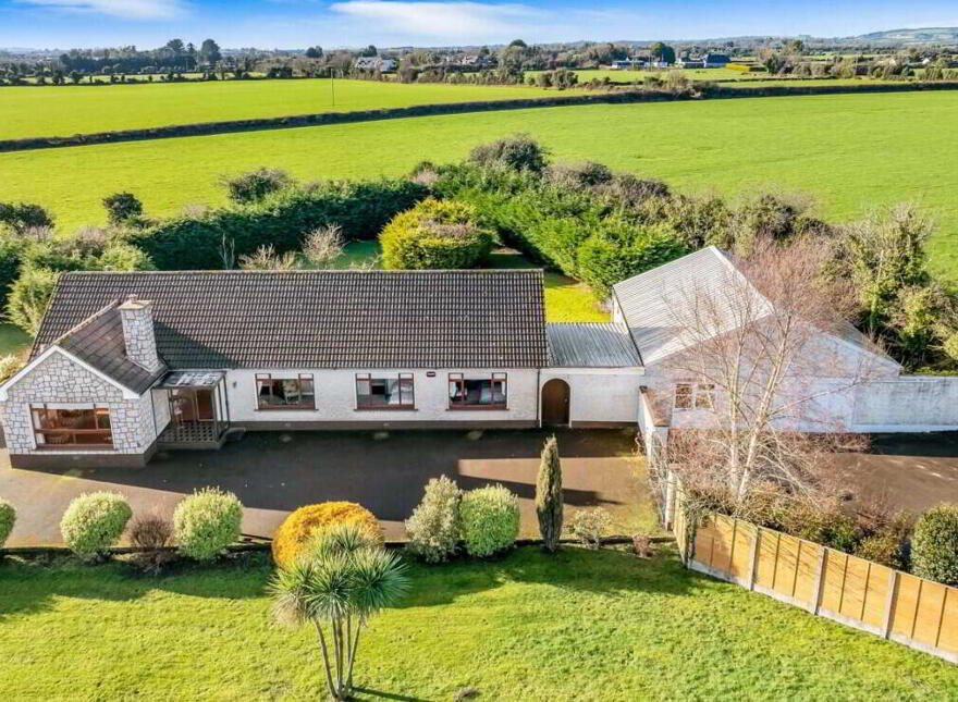 Beaulieu Cross, Drogheda, A92HY44