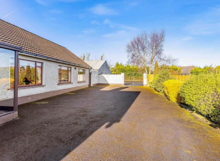 Beaulieu Cross, Drogheda, A92HY44
