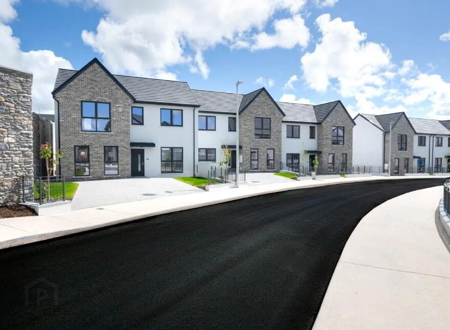 4 Bed Detached, Lakeview, Castleredmond, Midleton