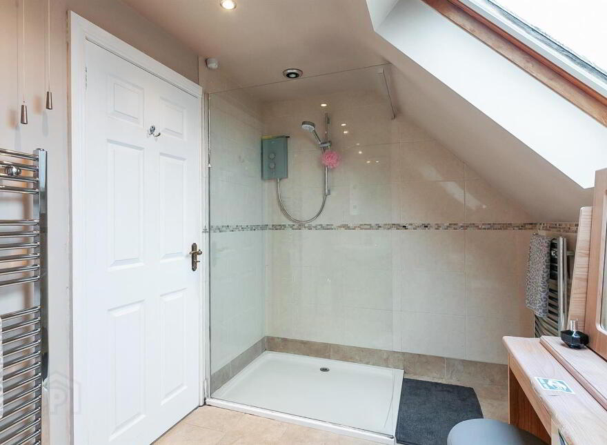 42 Brackenridge Green, Carrickfergus, BT38 8FP