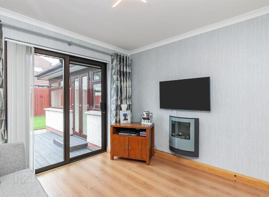 42 Brackenridge Green, Carrickfergus, BT38 8FP