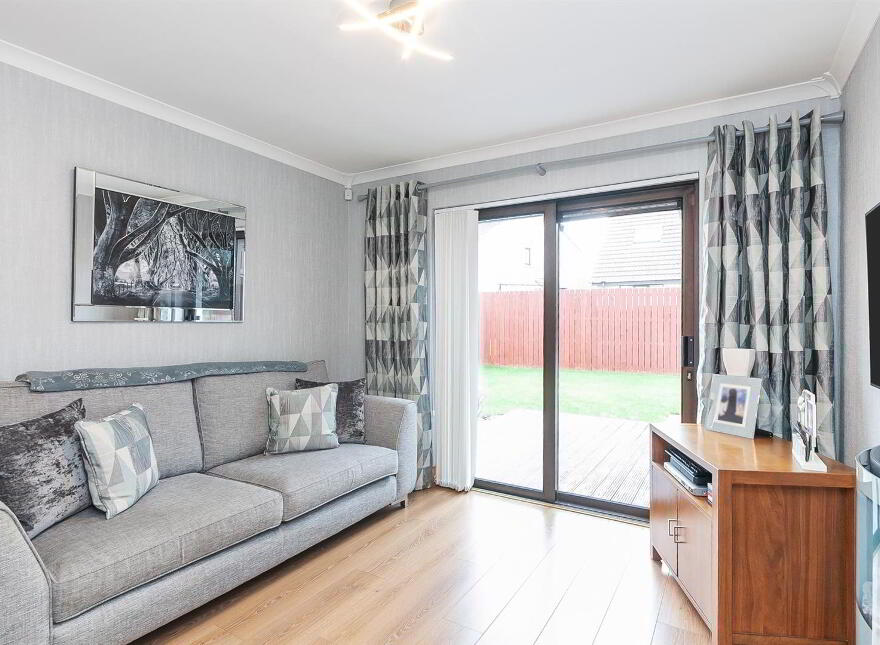42 Brackenridge Green, Carrickfergus, BT38 8FP