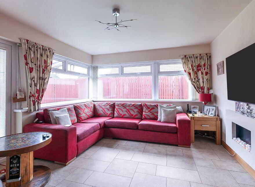 42 Brackenridge Green, Carrickfergus, BT38 8FP