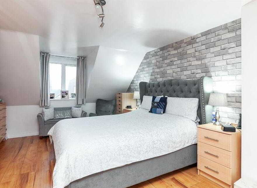 42 Brackenridge Green, Carrickfergus, BT38 8FP
