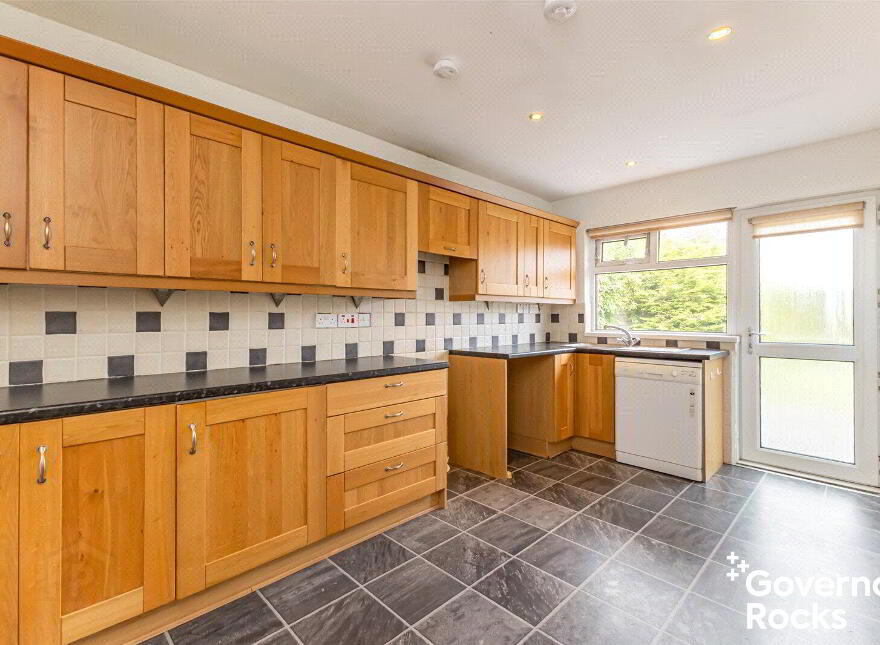 15 Greenland Drive, Bangor, BT19 6AP