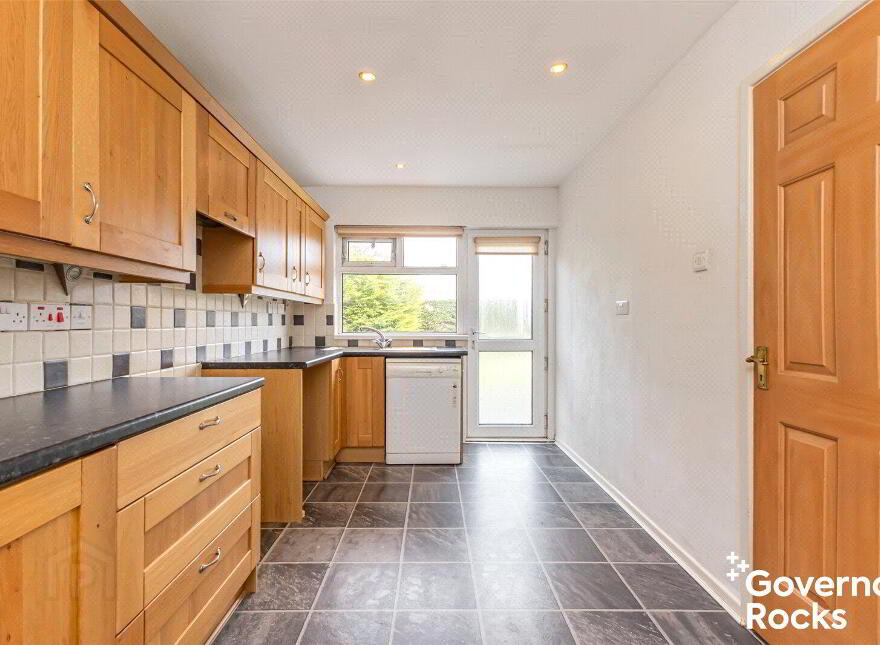 15 Greenland Drive, Bangor, BT19 6AP