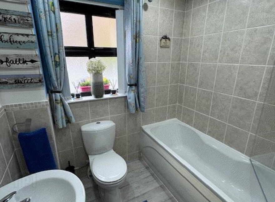 10 Forthill, Ballycarry, BT38 9GU