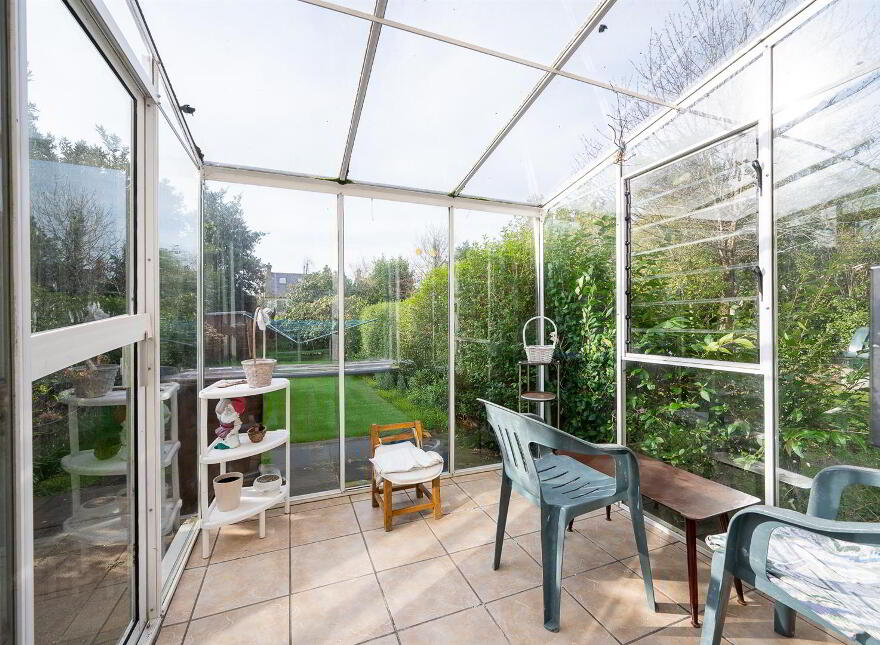 27 Thornhill Parade, Belfast, BT5 7AT