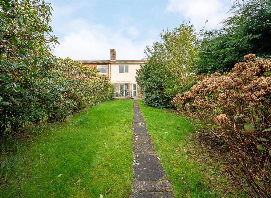 27 Thornhill Parade, Belfast, BT5 7AT