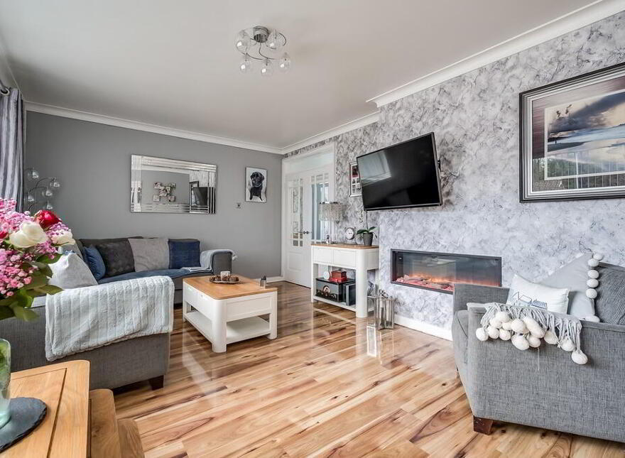 3 Brerton Crescent, Belfast, BT8 6QD