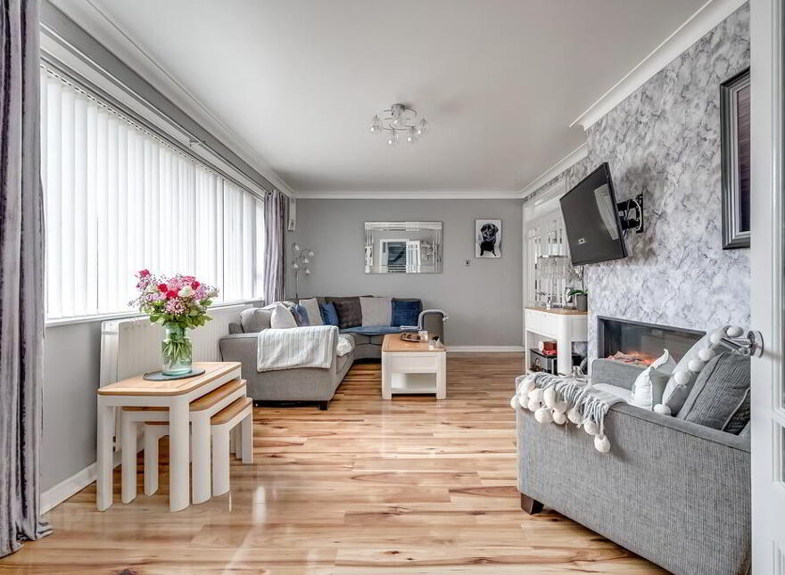 3 Brerton Crescent, Belfast, BT8 6QD