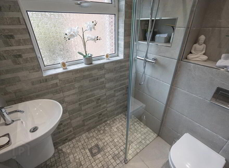 3 Brerton Crescent, Belfast, BT8 6QD