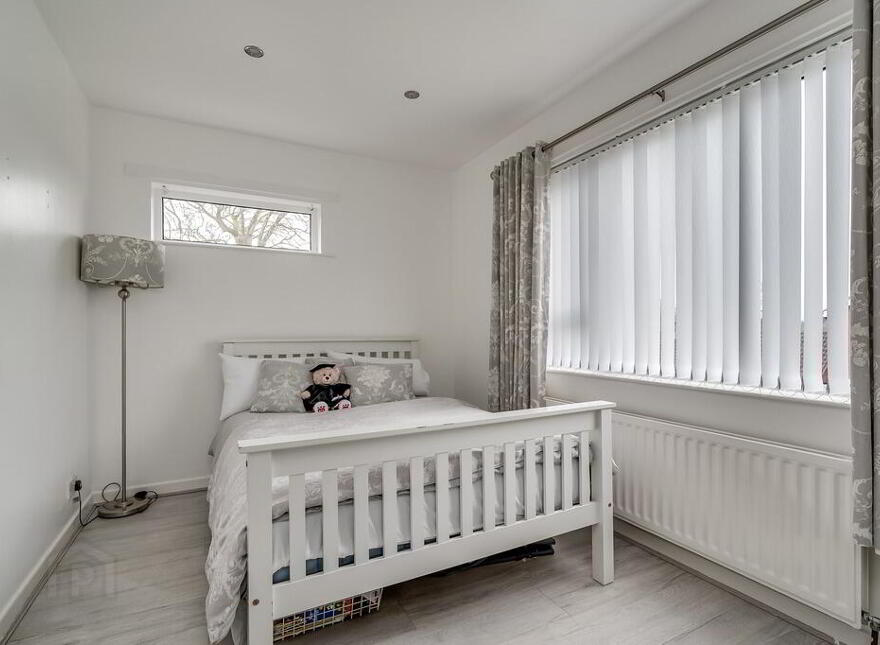 3 Brerton Crescent, Belfast, BT8 6QD