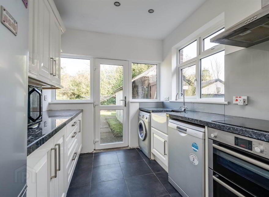 16 Hillside Park, Stranmillis, Belfast, BT9 5EL