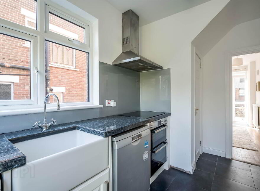 16 Hillside Park, Stranmillis, Belfast, BT9 5EL