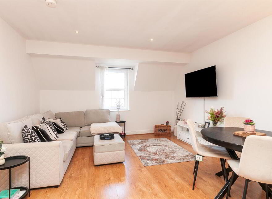 26 Milfort Mews, Dunmurry, Belfast, BT17 9JE
