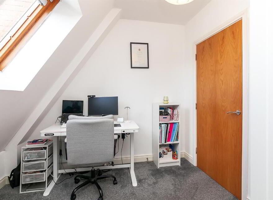 26 Milfort Mews, Dunmurry, Belfast, BT17 9JE