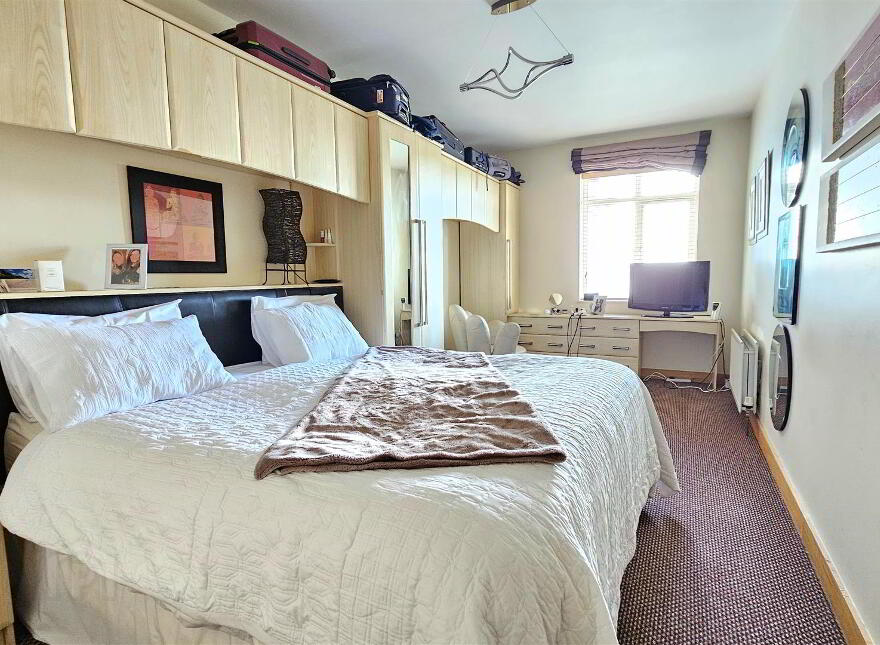 24 Quayside, Carrickfergus, BT38 8BJ