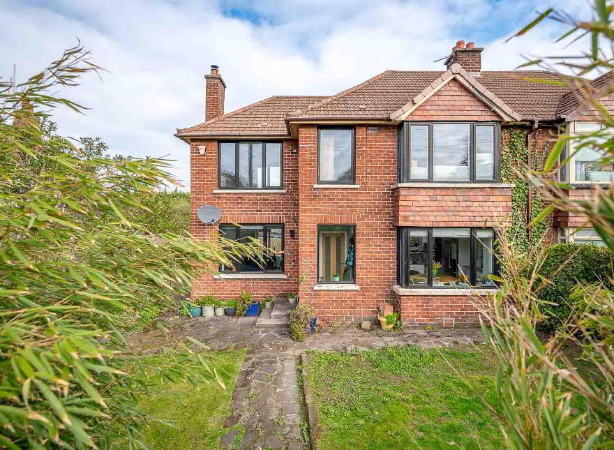 40 Bangor Road, Holywood, BT18 0LQ photo