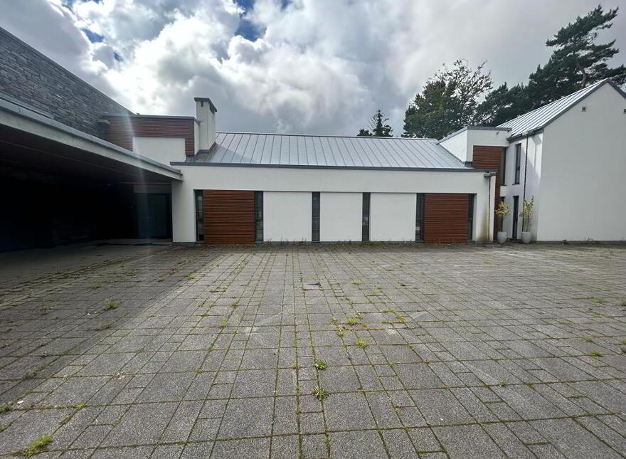 'Belcaroli', 81 Gleneagles, Culmore Road, Derry, BT48 7TE