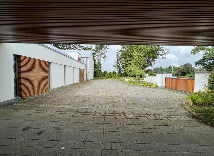 'Belcaroli', 81 Gleneagles, Culmore Road, Derry, BT48 7TE