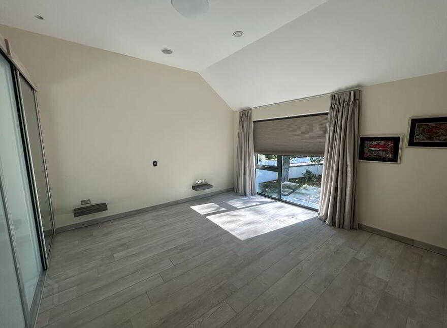 'Belcaroli', 81 Gleneagles, Culmore Road, Derry, BT48 7TE