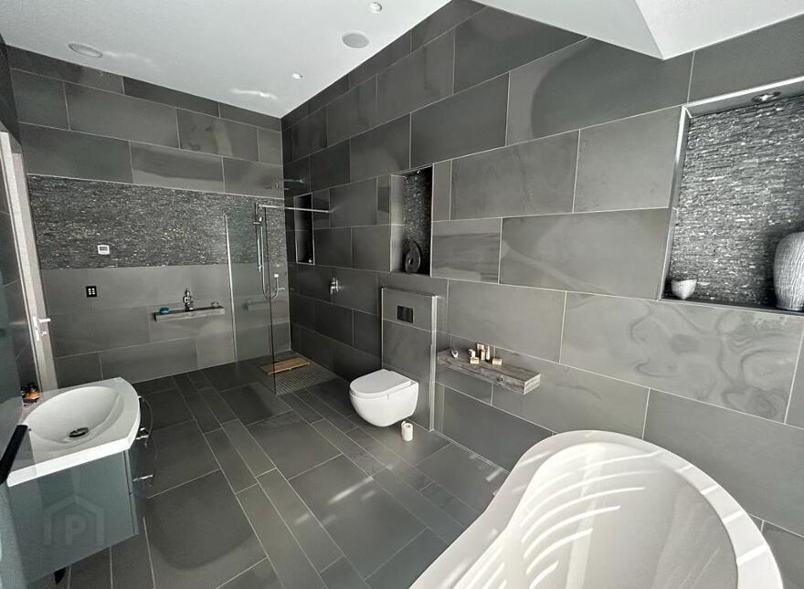 'Belcaroli', 81 Gleneagles, Culmore Road, Derry, BT48 7TE