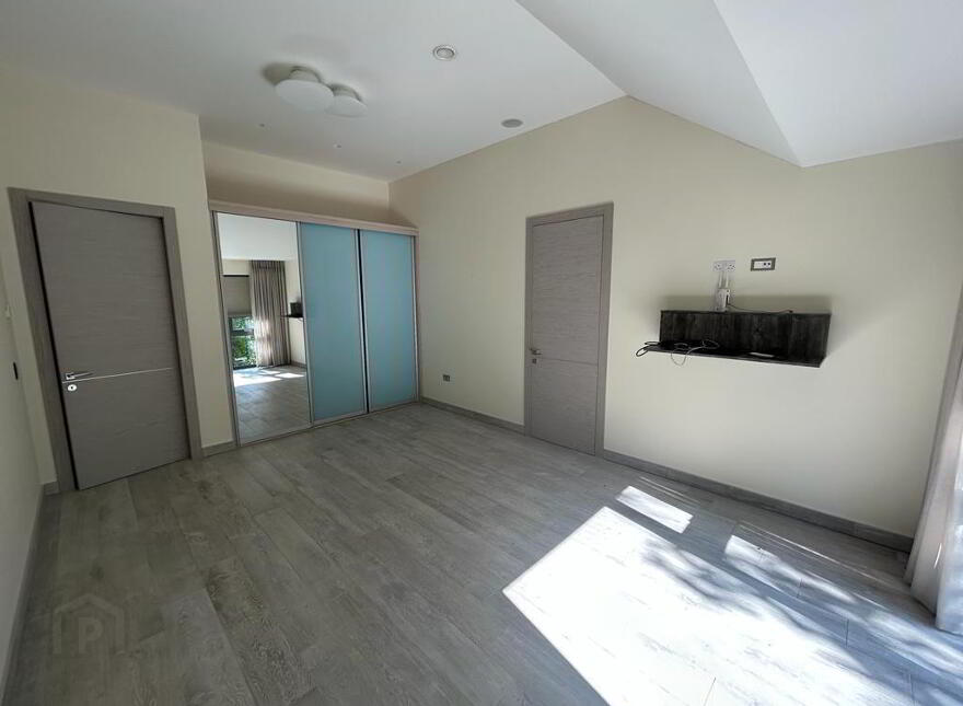 'Belcaroli', 81 Gleneagles, Culmore Road, Derry, BT48 7TE