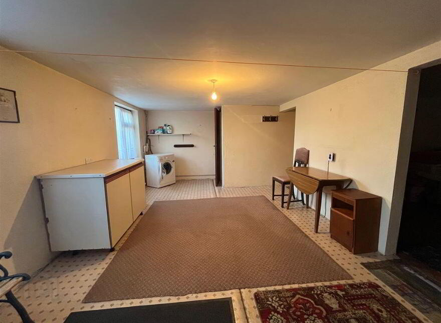Church Road, Bantry, West, P75KR52