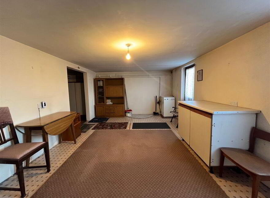 Church Road, Bantry, West, P75KR52