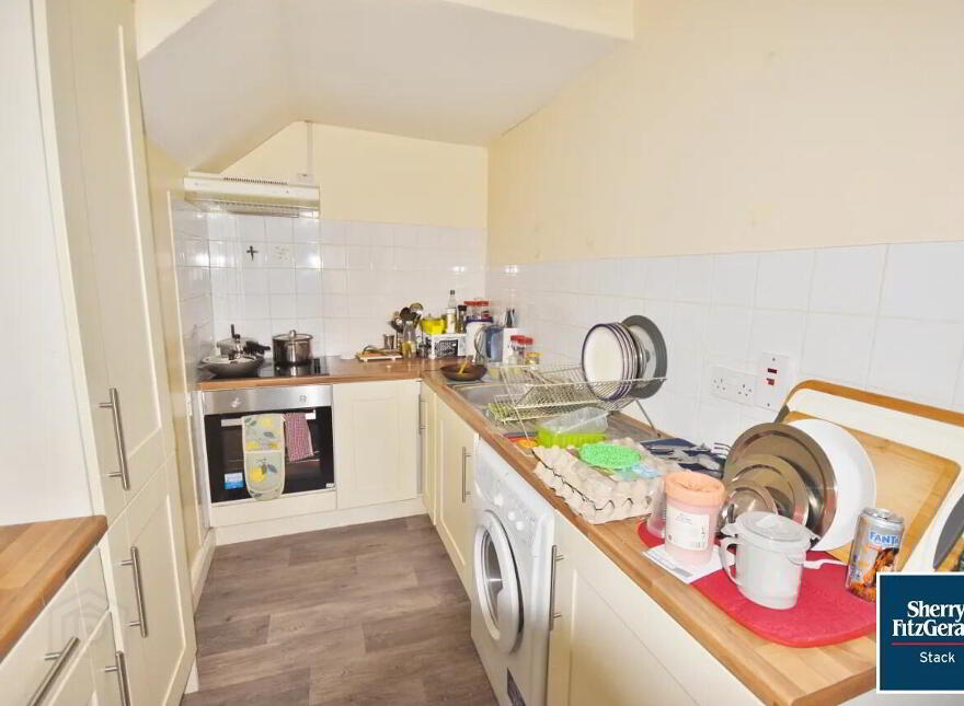 8 South Quay, Newcastle West, V42Y990