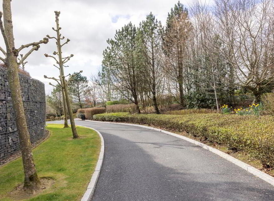 Robinsview, 94a Monlough Road, Saintfield, Ballynahinch, BT24 7HN