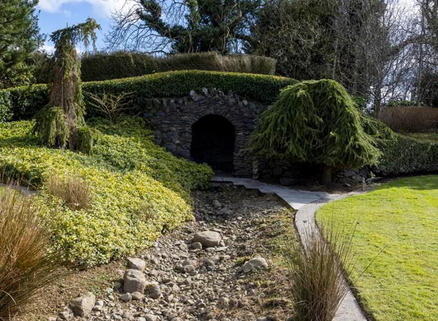 Robinsview, 94a Monlough Road, Saintfield, Ballynahinch, BT24 7HN