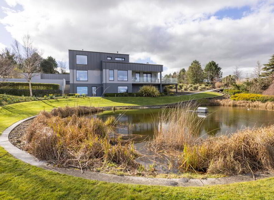 Robinsview, 94a Monlough Road, Saintfield, Ballynahinch, BT24 7HN