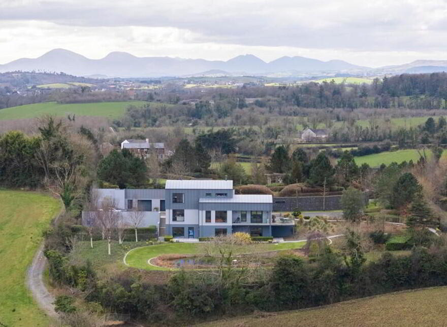 Robinsview, 94a Monlough Road, Saintfield, Ballynahinch, BT24 7HN