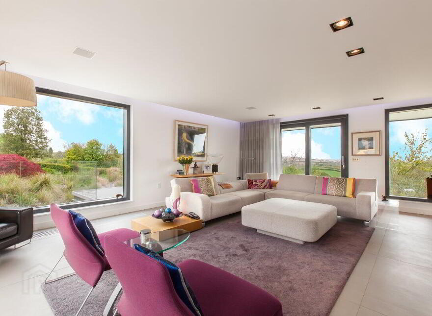 Robinsview, 94a Monlough Road, Saintfield, Ballynahinch, BT24 7HN
