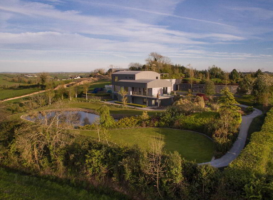 Robinsview, 94a Monlough Road, Saintfield, Ballynahinch, BT24 7HN