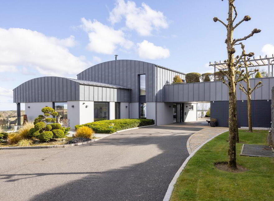 Robinsview, 94a Monlough Road, Saintfield, Ballynahinch, BT24 7HN
