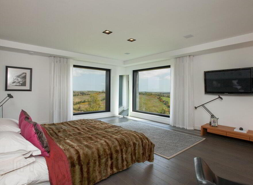 Robinsview, 94a Monlough Road, Saintfield, Ballynahinch, BT24 7HN