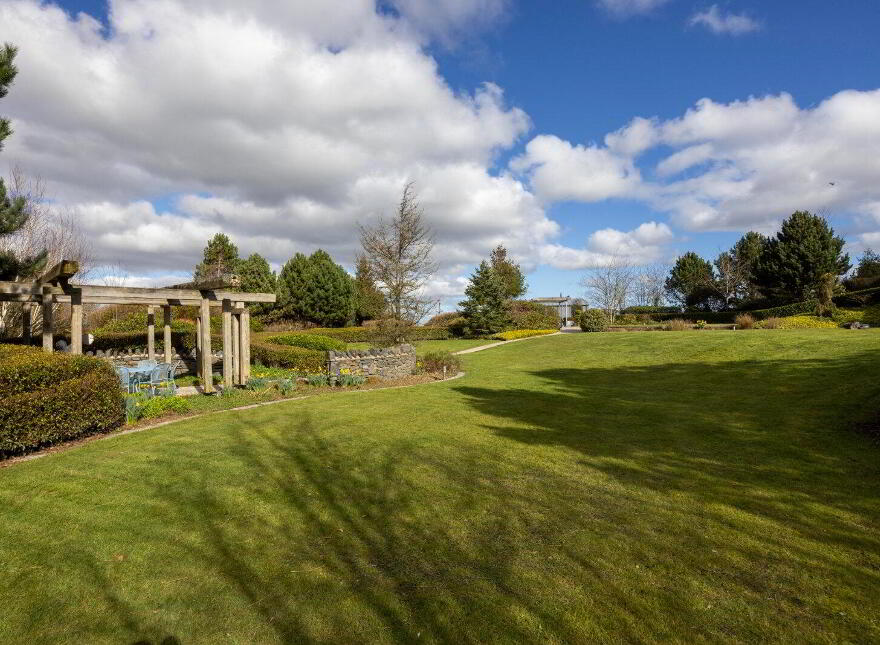 Robinsview, 94a Monlough Road, Saintfield, Ballynahinch, BT24 7HN