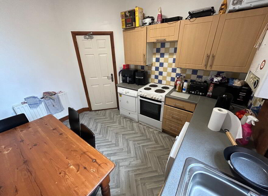 Flat 2, 5 Ashley Avenue, Belfast, BT9 7BN