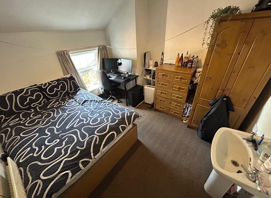 Flat 2, 5 Ashley Avenue, Belfast, BT9 7BN