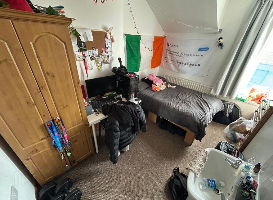 Flat 2, 5 Ashley Avenue, Belfast, BT9 7BN