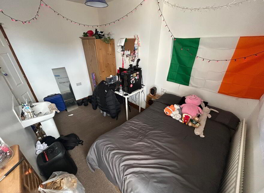 Flat 2, 5 Ashley Avenue, Belfast, BT9 7BN