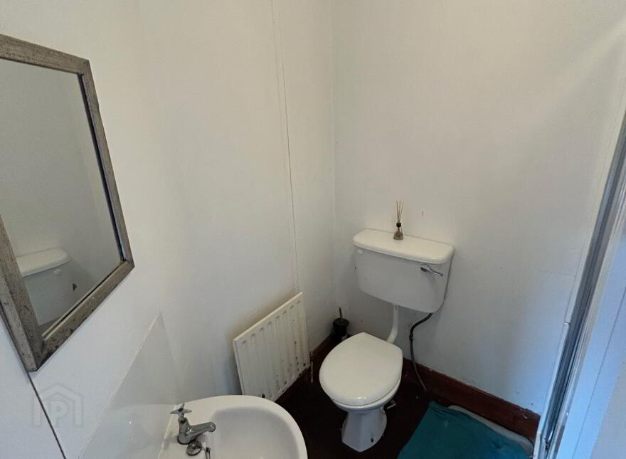Flat 2, 5 Ashley Avenue, Belfast, BT9 7BN